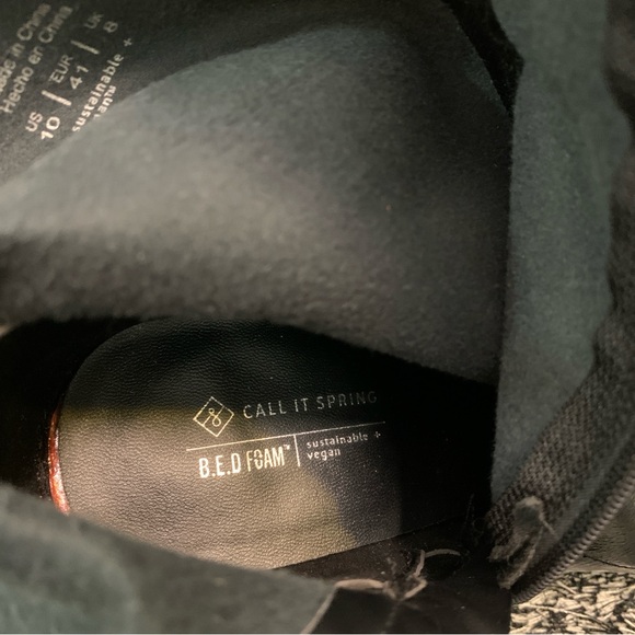 Call It Spring Booties Vegan Patent Faux Leather Zip up Retro Block Heel size 10 - Picture 7 of 9